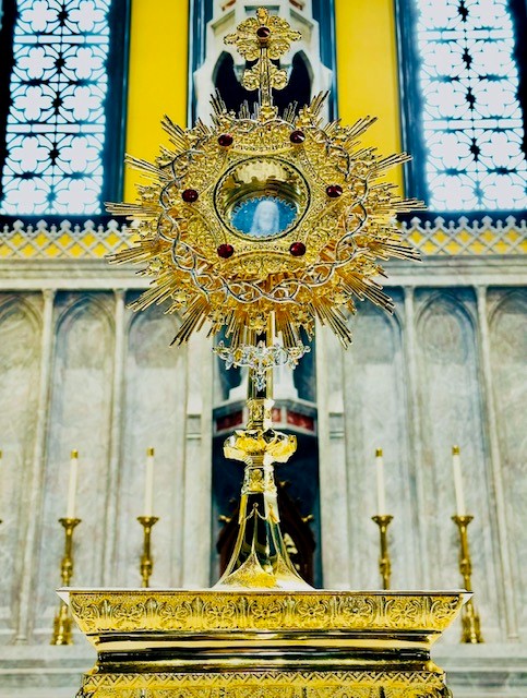 Monstrance 2